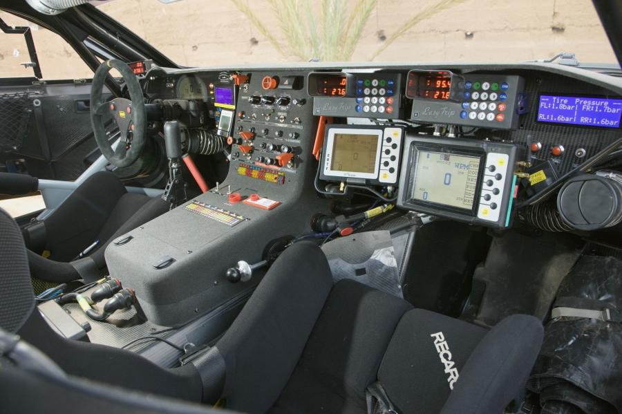  Volkswagen Touareg Race 3 2010 года  (фото 8 из 50)